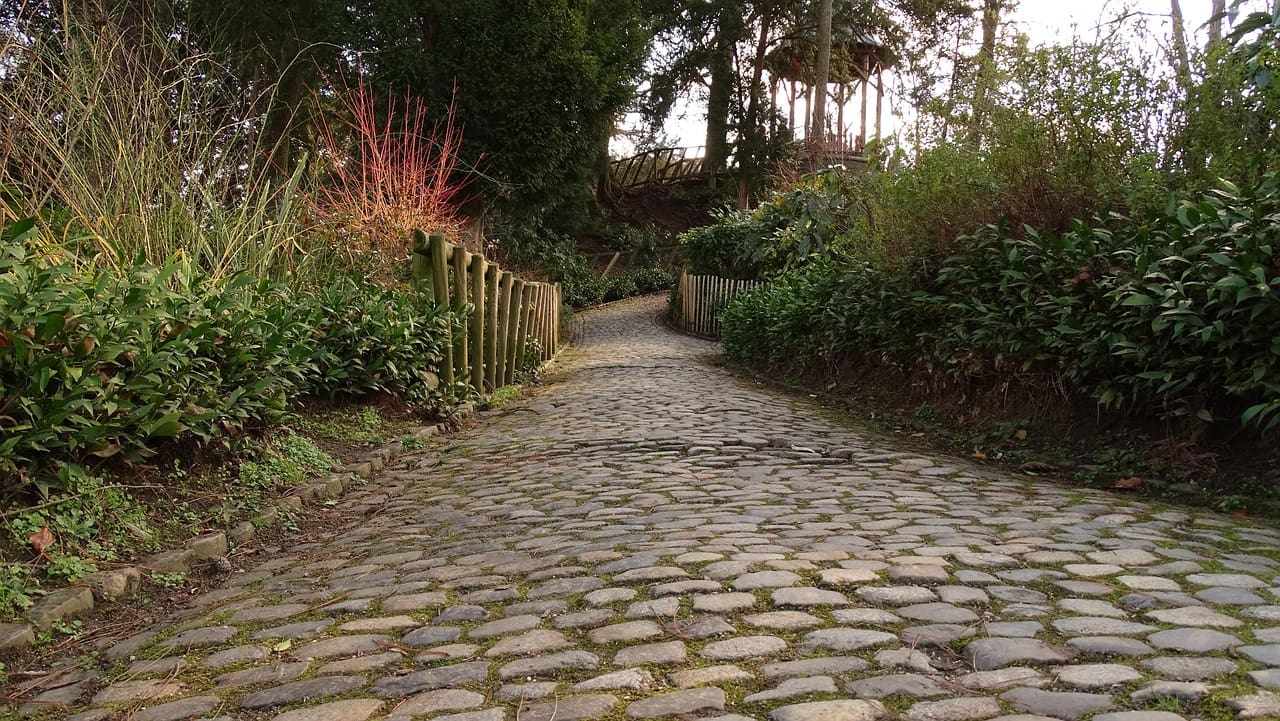 lebanc-path-2881906_1280 paver