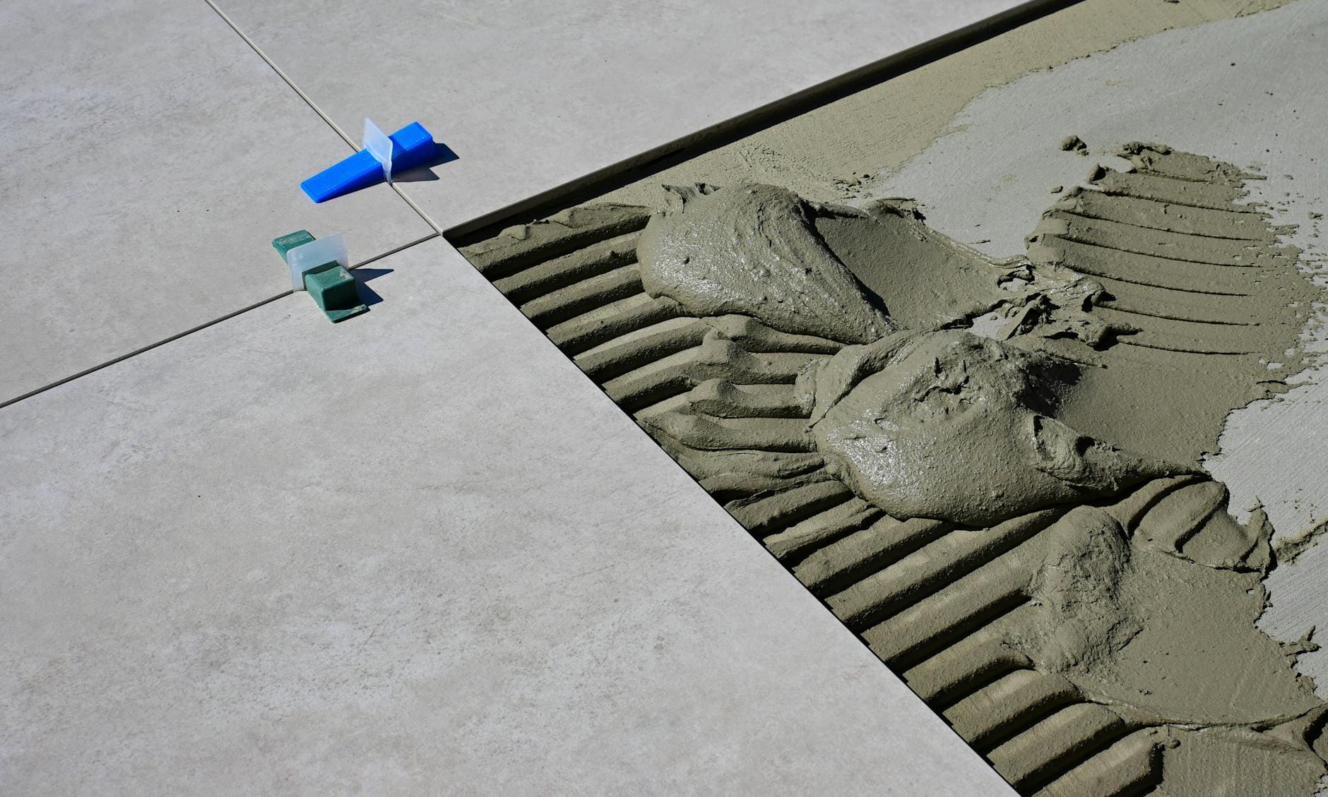 grout color sealing vs regrouting